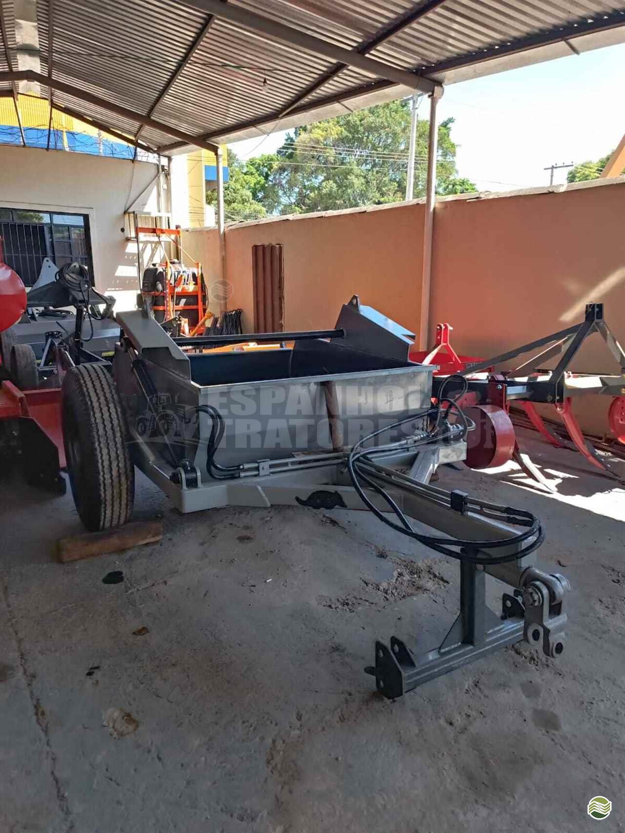 IMPLEMENTOS AGRICOLAS SCRAPER SCRAPER 2 METROS Espanhol Tratores GOIANIA GOIAS GO